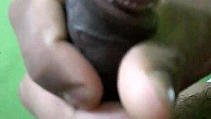 Hei, se denne amatørfyren runke kuken solo