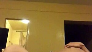 Amateur Gay Couple Have Hot Sex in Hotel