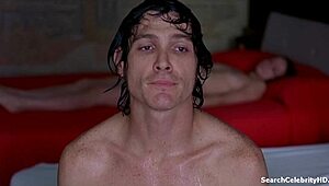 सैमन्था मॉर्टन 1999 में टॉपलेस फ्लैशबैक