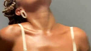 man, i can’t even explain how giovana bombom shows solo fun with toys