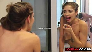 Za scénami s brazílskymi pornstars veľkými zadkami