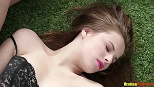 Brunette babes kiss passionately outdoors in threesome!