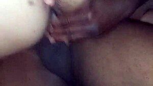 Latynoska dziwka drażni dupę i cipkę w tej gorącej scenie