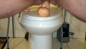 Nice dildo play in deep ass session