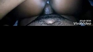 Ebony webcam-kompilasjon med ride-scener og svart sprut