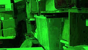 年轻拉丁女贼偷衣服被Ryan McLane抓到干