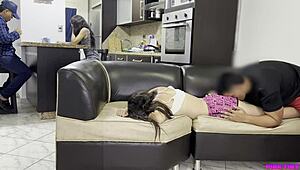 Nevinná neterica šukaná tvrdo pred rodinou!