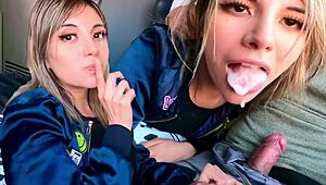 Moja towarzyszka z siedzenia w autobusie ssie mojego kutasa publicznie