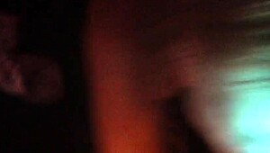 this blonde twin is better than her sister 😏