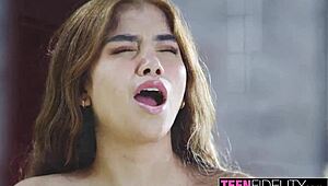 Hey, this tight spanish teen marina gold is giving an amazing blowjob