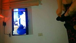 Top mamadas a mis amigos del esposo este año... uff, celebro Año Nuevo en Medellín con sexo sin condón por ayuda económica!