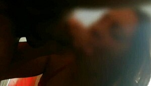 Top mamadas a mis amigos del esposo este año... uff, celebro Año Nuevo en Medellín con sexo sin condón por ayuda económica!