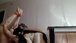 I tied her legs for that intense orgasm, girls flying high 😍