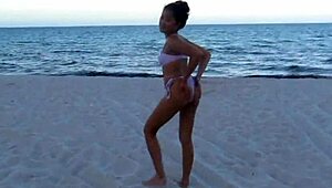 ¡hey, quieres ver un trío interracial de 18 años? latina y filipina diminuta de 18+ violet rae y sarah lace se ponen salvajes en airbnb de south beach!