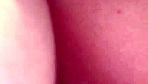 Mila Blaze Kecil Dapat Pantat Ketat Dihentam Kuat Di Bas 305 Liar. Kemahiran Amatur Bersinar Di Awam.