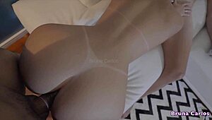 Double penetration: Two beautiful girls share a single guy's cock - Matheus Caetano - Loupan Official