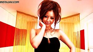 hey, kaera uehara, tease me with that hot japanese ass
