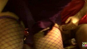 Milf pilla a su marido pajero y le folla en posturas calientes