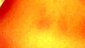 Amo domina a la puta en sesión BDSM follándola sin parar con control total