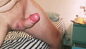 Homemade fucking session lasts twelve minutes