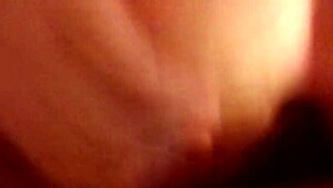 La esposa del vecino me folla en hora de siesta