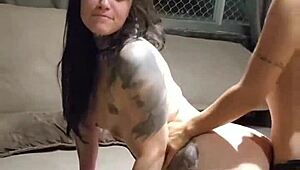 Lucy Haunted gostosa gets wild on all fours! 😈