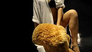 Beautiful Xiaoxiao's Creative Sexy Dance Show in Tokyo