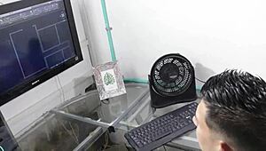 mi secretaria tetona pide un dia libre, luego se folla en doggystyle