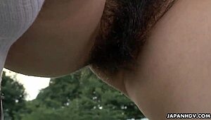 Japońskie laski klękają, żeby ssać fiuta nauczyciela bez cenzury