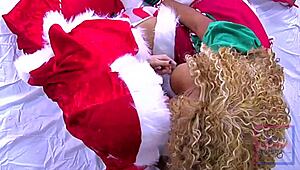 i and my ebony frends do a christms 3some blowjob