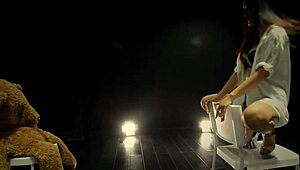 Beautiful Xiaoxiao's Creative Sexy Dance Show in Tokyo