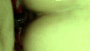 Yangpu fingering and masturbating before anal sex with mature woman?