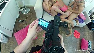 aku threesome panas dengan Britney Amber, tetek gedenya goyang masa pancut