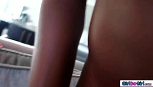 Black And White Lesbians Pussylicking In Sex Tape!