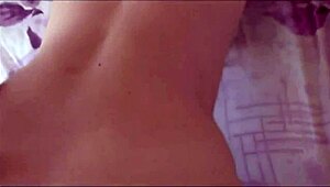 Прелепа британска богиња са савршеним телом лиже се и јебе јако!