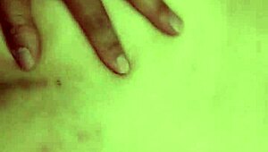 Yangpu fingering and masturbating before anal sex with mature woman?