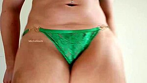 Milf tries sexy lingerie 😍