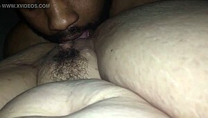 IK WORD MIJN POESJE EN KONT GEGETEN