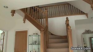 British mature lady Sonia unveils huge boobies