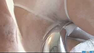 Watch Haruka Oosawa's sexy solo action!