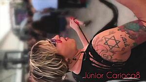 شقراء ترقص في الحفلة تثير طيزها الكبيرة لننيكها لذيذ