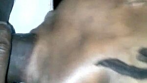 ملكة الديبثروت الهايتية تبلع كل قطرة لبن من الزب