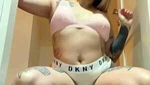 alina modelista introduces herself with a friendly hello