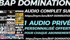 Delivery guy catches client on all fours in French