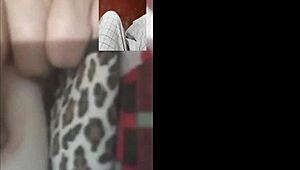 Luz chats with Surumi online