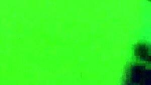 泄露镜头显示泰莎，这个可爱亚洲女友，在热辣动作中