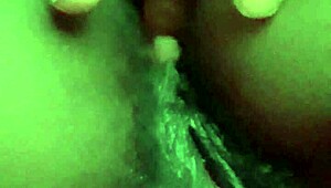 Black Milf Destroys Her Creamy Pussy