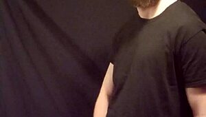 I'm a gay man jerking off my cock