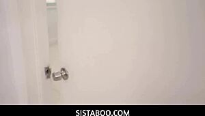 स्टेपसिस्टर डीप डॉगीस्टाइल फकिंग के लिए बेंड ओवर करती है