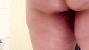 Pretty Pink Pussy Lil-Ryda Oils Up Seductively for Action